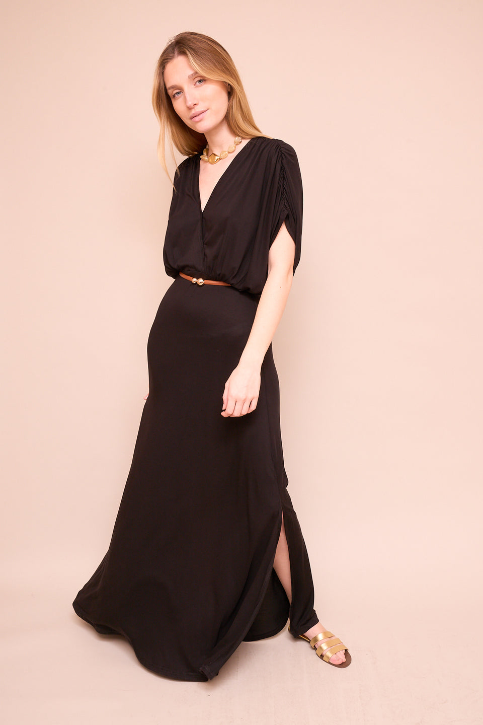 Robe Apolyte Noir - Image 1
