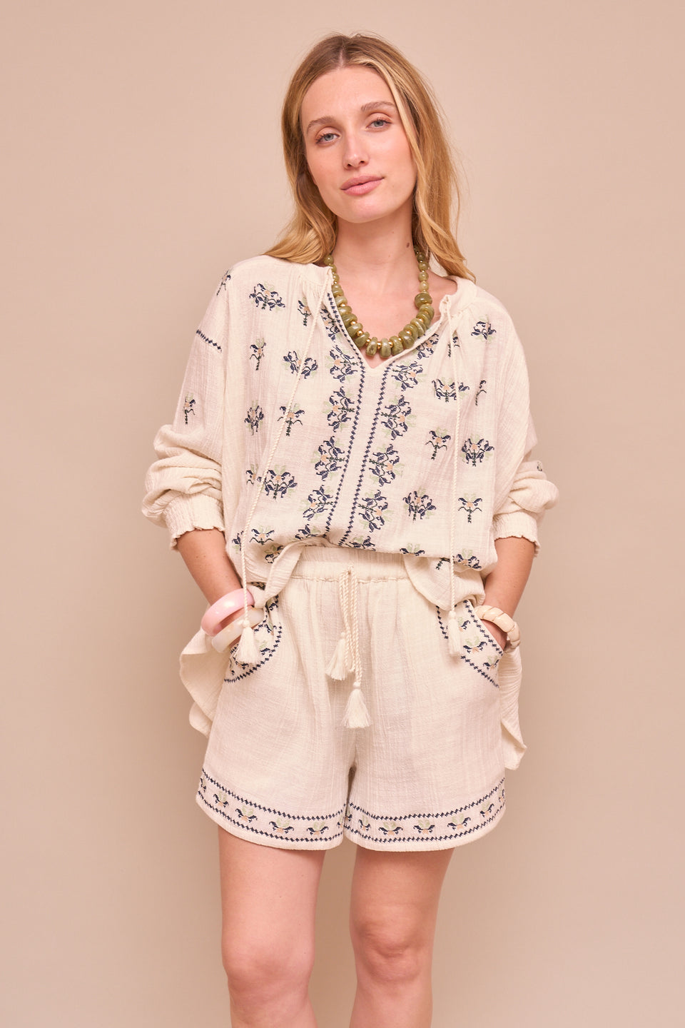 Short Liv Ecru - Image 5
